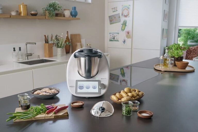 Le Thermomix TM6 propose plus de 80 000 recettes uniquement par abonnement.  (Photo: Vorwerk)