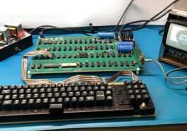 Apple-1 numéroté à la main par Steve Jobs aux enchères [Update: $442k winning bid]