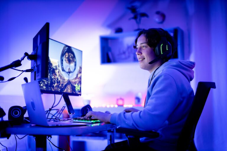 Wi-Fi 7 : ce que vous devez savoir sur la nouvelle norme Wi-Fi 4 Pour les jeux et les applications qui nécessitent des vitesses très élevées et de faibles latences, le Wi-Fi 7 est logique.