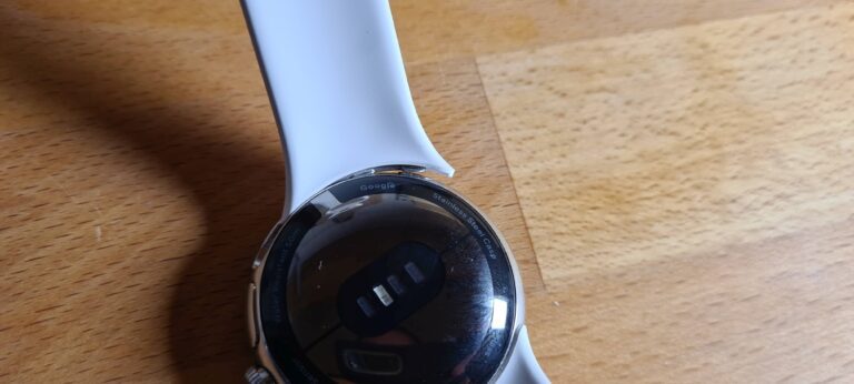 Après avoir appuyé, vous pouvez facilement décoller le bracelet.