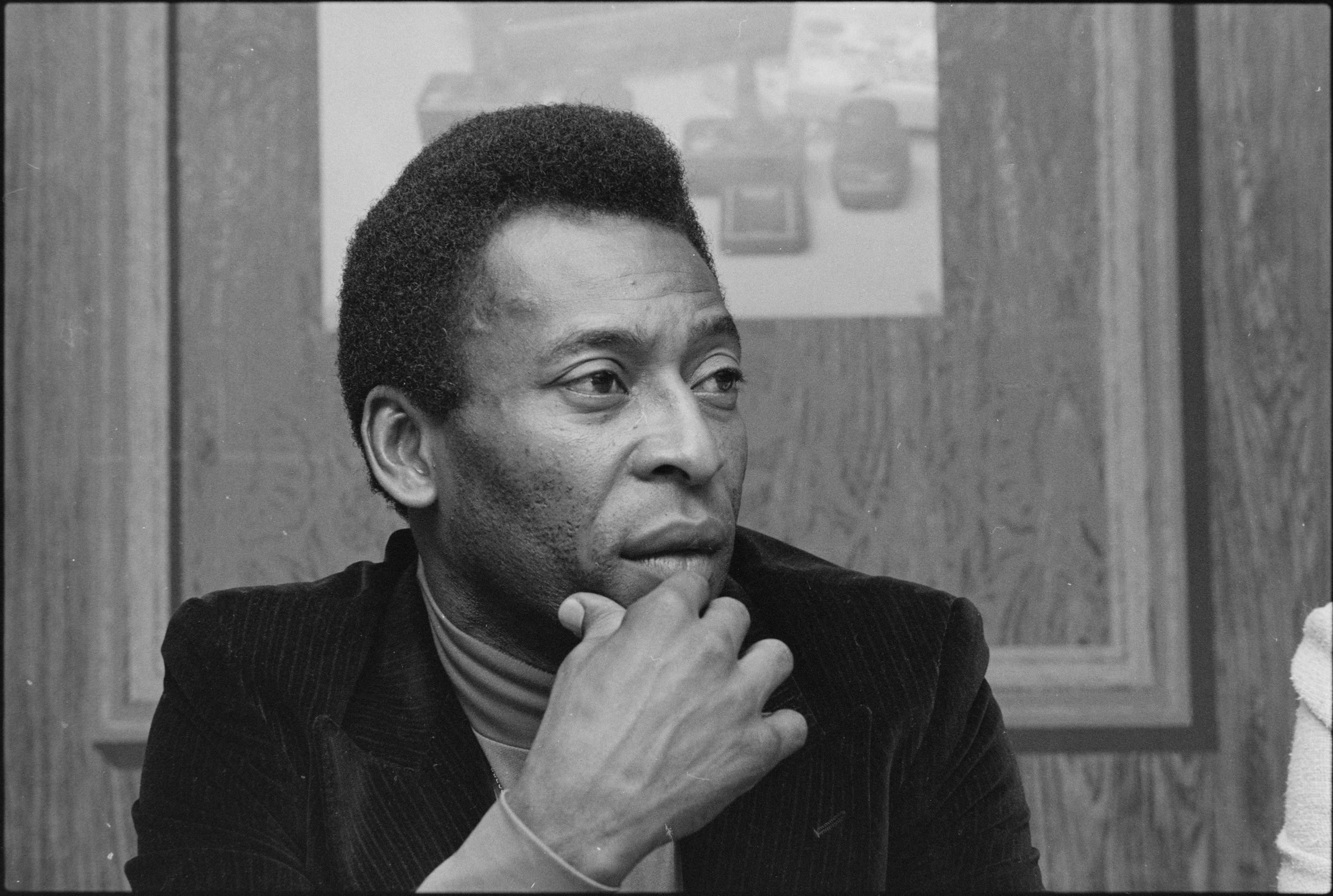Apple met à jour sa page d'accueil brésilienne avec un hommage au footballeur Pelé Apple met à jour sa page d'accueil brésilienne avec un hommage au footballeur Pelé