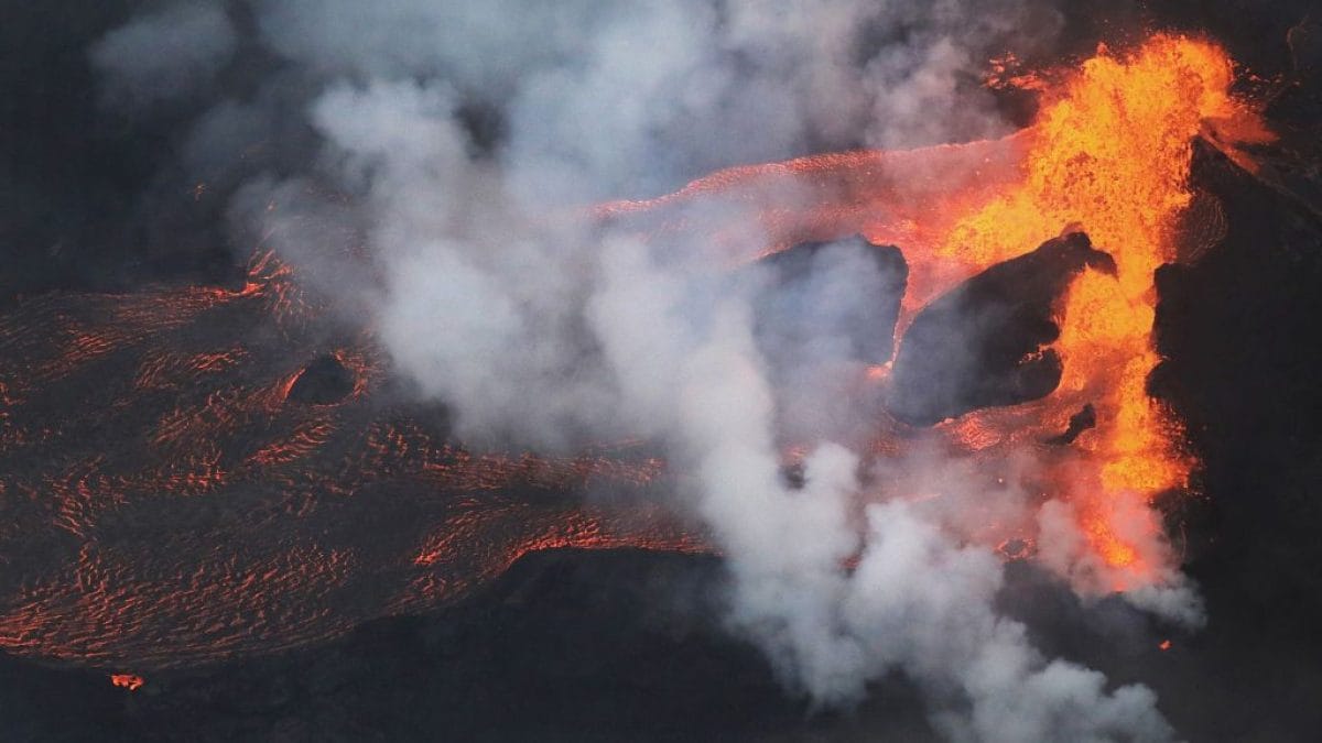 Deux volcans entrent en éruption simultanément à Hawaï, ce qui n'était pas arrivé depuis 38 ans : "Événement sacré" 2 Deux volcans entrent en eruption simultanement a Hawai ce qui