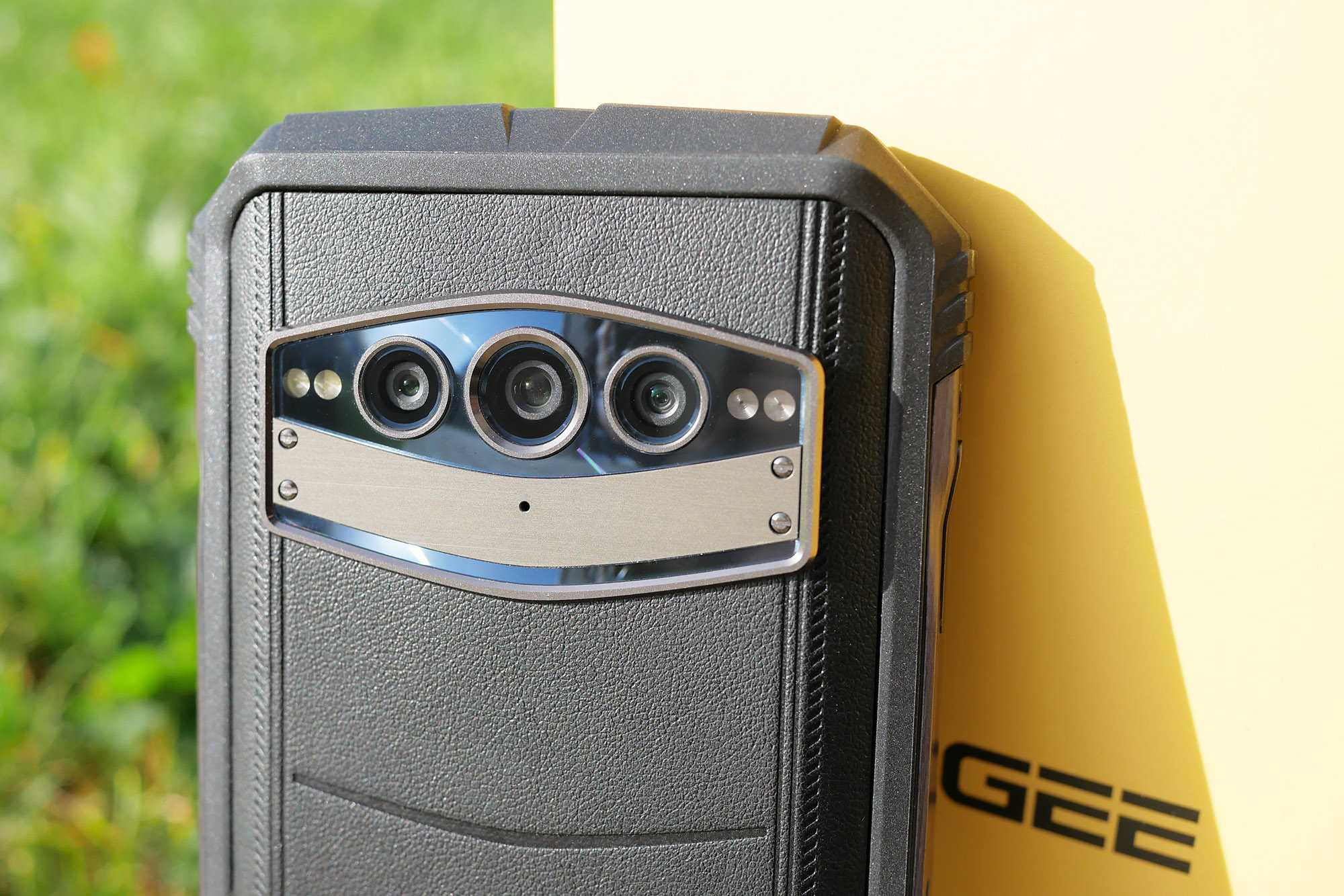 DOOGEE V30 en TEST: Le téléphone renforcé/incassable ESim ultra équipé 11 Doogee V30 Test Test Rugged Smartphone Solide (9)