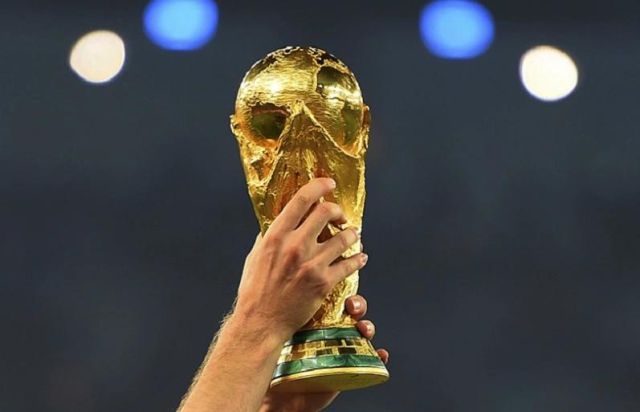 La finale de la Coupe du monde se joue dans FIFA 23 : Argentine VS France, qui est le meilleur ? 2 Coupe du monde Messi Mbappé Griezmann MVP Julián Álvarez Mac Allister Enzo Fernández Qatar 2022 Argentine France Coupe du monde Leo Maradona Pelé Ballon d'Or The Best FIFA 2023 PS5 PC Steam EA Tchouaméni Di María Football Karim Benzema Coupe du monde 2026 Espagne Luis Enrique Pedri Ansu Fati