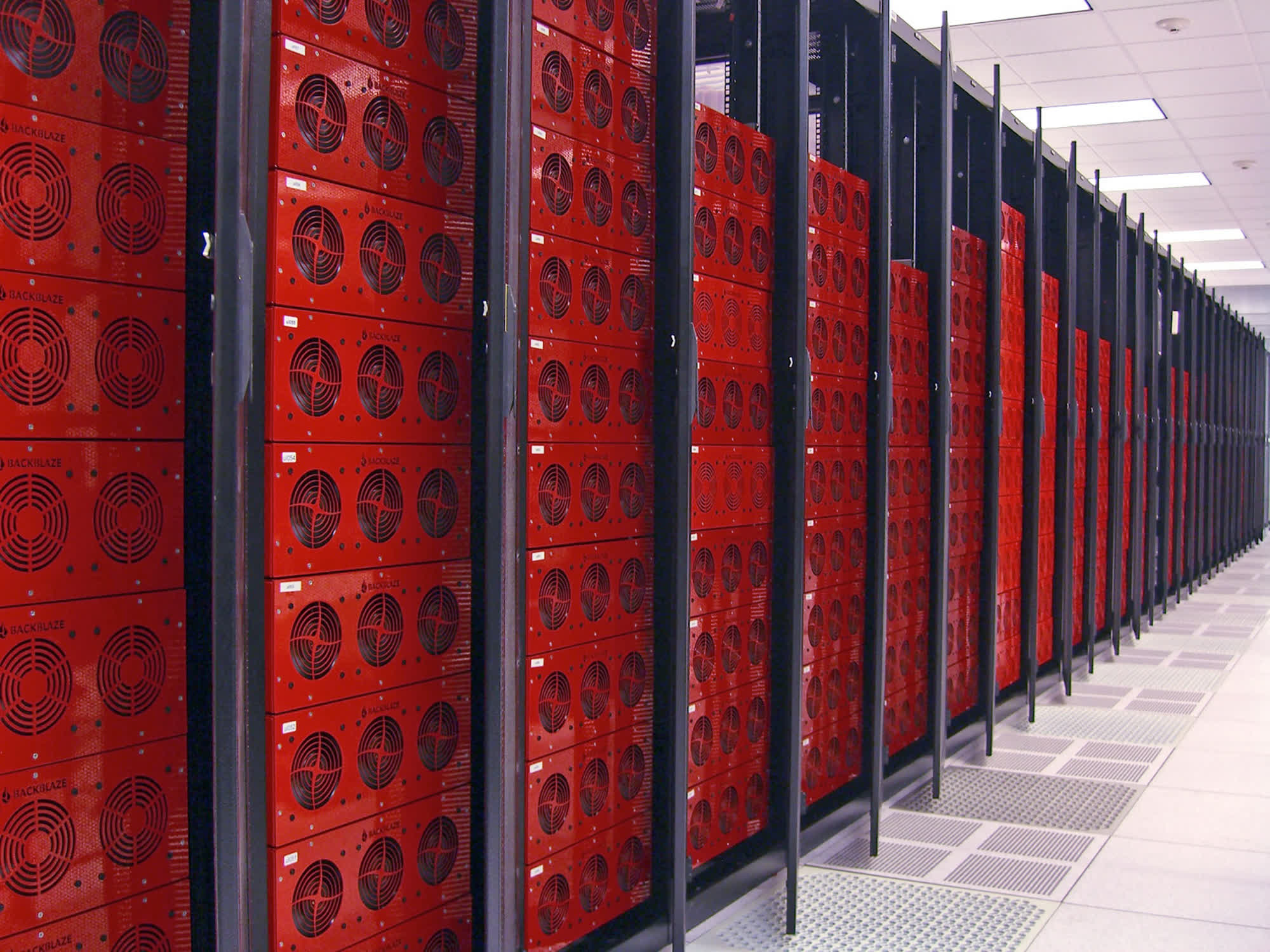 Les disques durs devraient atteindre 0,01 $ par gigaoctet d'ici la mi-2025 2 Les disques durs devraient atteindre 001 par gigaoctet dici