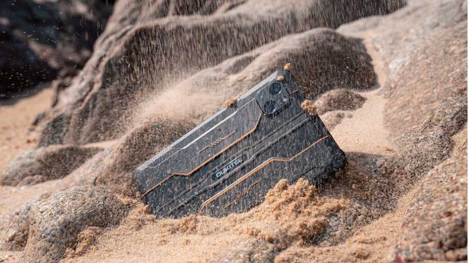 OUKITEL dévoile la date de la première mondiale de la mini-tablette tout-terrain RT3 3 Oukitel Rt3 Rugged Phone Sand