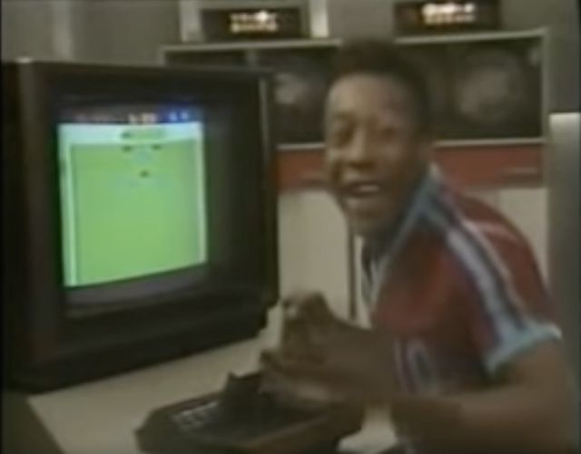 Pelé, O Rei du foot et des jeux vidéo : ce fut sa carrière sur la pelouse virtuelle 2 Hommage aux jeux vidéo de Pelé FIFA Rocket League