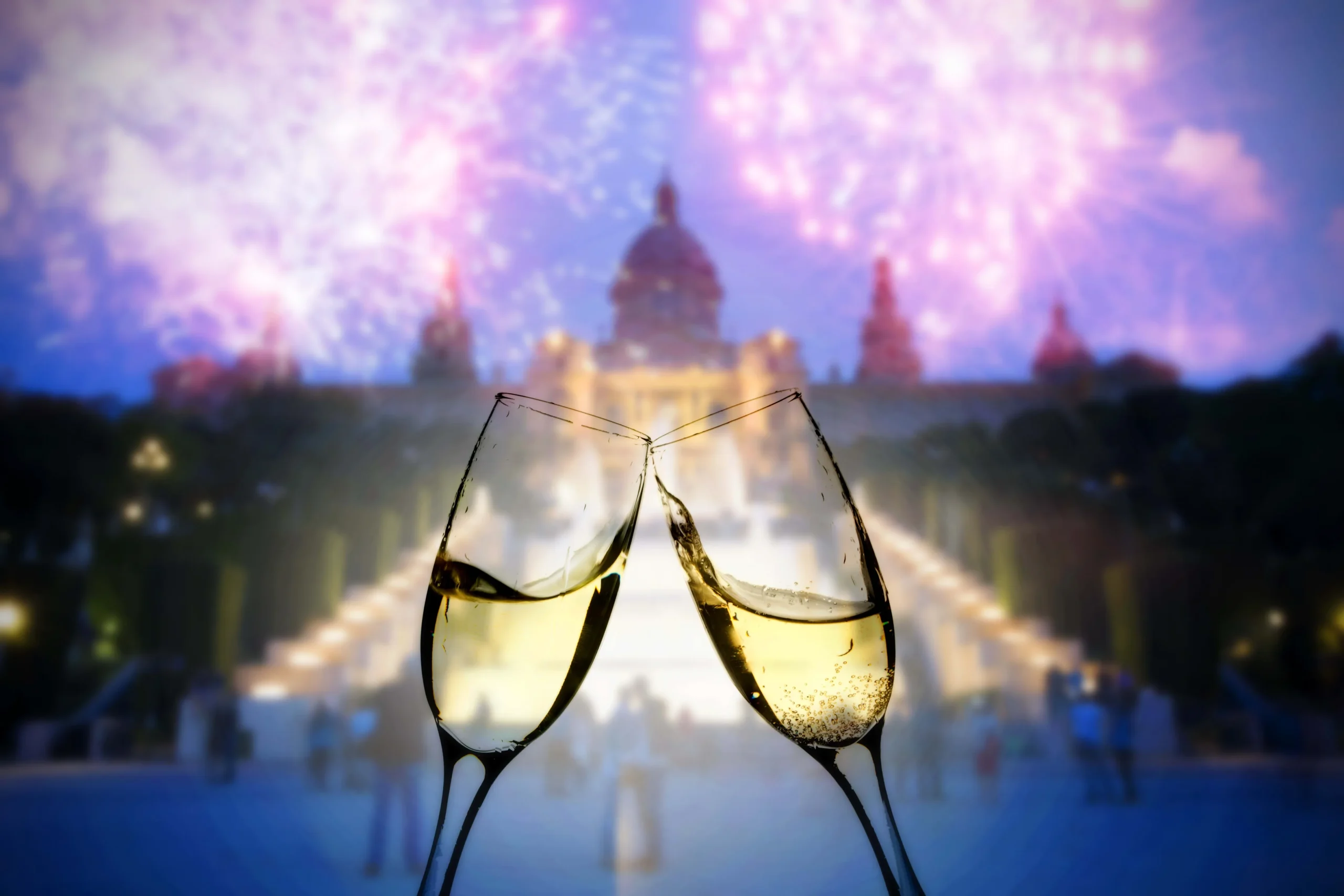 Joyeux Noël 2025 : les images, mèmes et GIF à partager le 25 décembre 7 Reveillon Noel Champagne Feu Artifice
