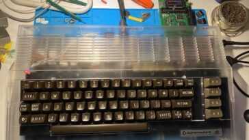 Quelqu'un a construit un Commodore 64 à partir de versions principalement neuves 18 Quelqu'un A Construit Un Commodore 64 à Partir De Versions