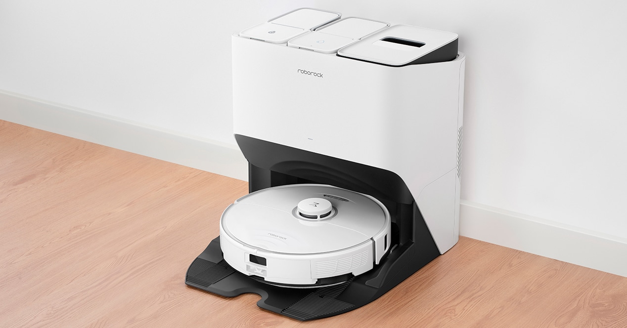Roborock a un nouveau monstre contre la poussière (et souffle de l'air chaud) 4 L'aspirateur robot Roborock S8 Pro Ultra