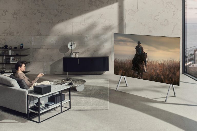 Le LG Signature OLED TV M3 élimine le besoin de câbles TV 3 Téléviseur LG Signature OLED M3 dans le salon