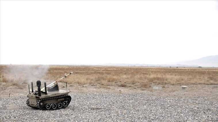 Ce mini char ressemble à un jouet mais tire des missiles guidés par radar 1 Ce Mini Char Ressemble à Un Jouet Mais Tire Des