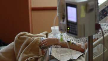 Qu'est-ce que la méningite bactérienne aiguë : quels sont les symptômes, les conséquences et qui elle affecte