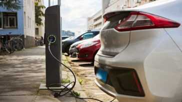 Les voitures électriques chinoises mettent la pression sur les constructeurs automobiles européens 28 Un État américain envisage d'interdire les voitures électriques en 2035