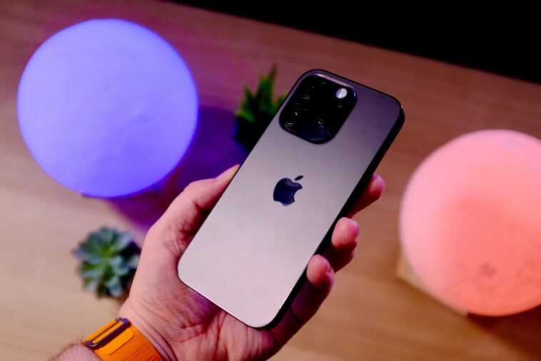 Les expéditions de smartphones chutent au plus bas depuis une décennie, baisse de 17% par rapport à 2021 1 Smartphone shipments dip to lowest seen in a decade, 17-percent decline from 2021