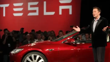 Le directeur exécutif de Tesla, Colin Campbell, démissionne après 17 ans 13 Tesla executive, Colin Campbell resigns after 17 years