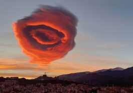 Un nuage ressemblant à un OVNI repéré dans le ciel de la Turquie
