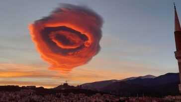 Un nuage ressemblant à un OVNI repéré dans le ciel de la Turquie