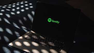 Spotify supprimera 6% des emplois lors de la dernière vague de licenciements technologiques 24 Spotify to cut 6% of jobs in latest wave of tech layoffs