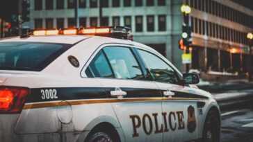 La violation de données peut avoir divulgué des informations classifiées sur les opérations d'application de la loi à des criminels 12 Data breach may have leaked classified law enforcement operations information to criminals