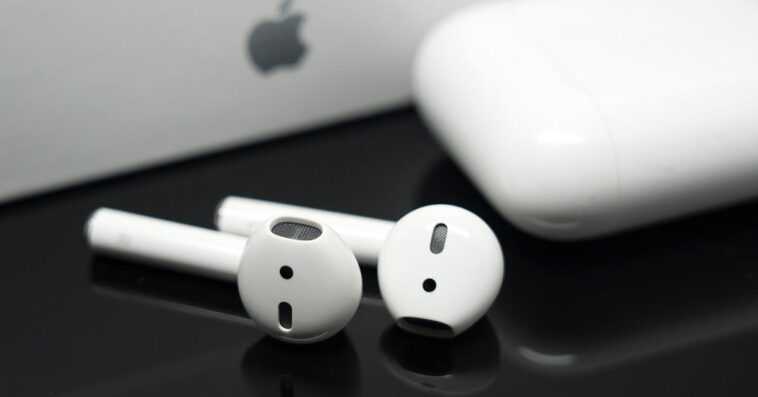 Apple travaillerait sur les «AirPods Lite» pour concurrencer les écouteurs sans fil moins chers 1 Apple travaillerait sur les «AirPods Lite» pour concurrencer les écouteurs sans fil moins chers