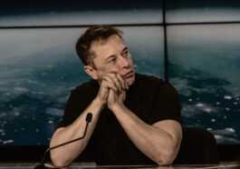 Elon Musk Devient La Première Personne De L'histoire à Voir