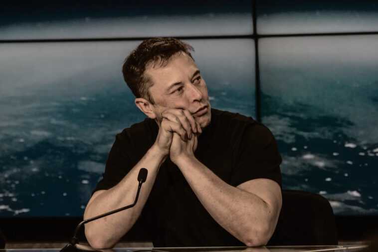 Elon Musk devient la première personne de l'histoire à voir sa richesse chuter de 200 milliards de dollars 1 Elon Musk Devient La Première Personne De L'histoire à Voir