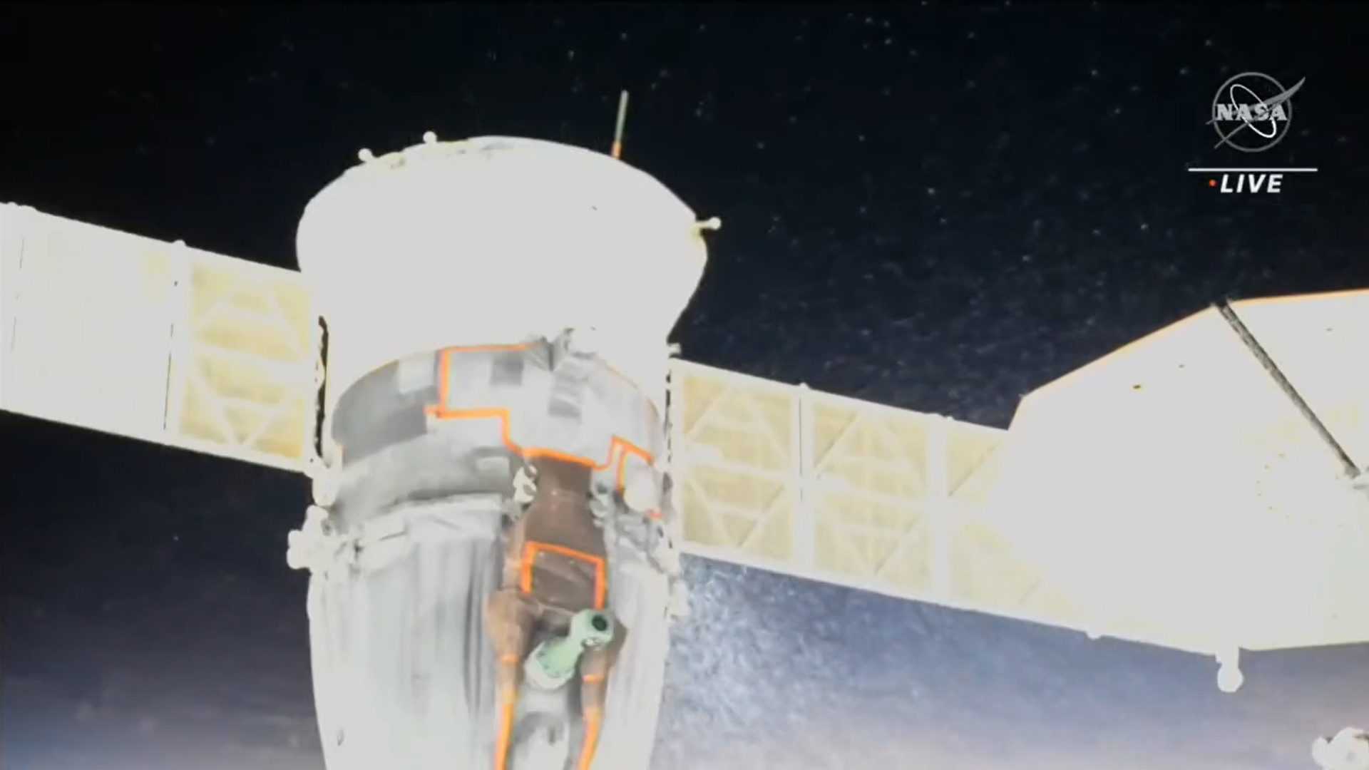 La Russie enverra une navette de sauvetage pour récupérer trois astronautes sur l'ISS
