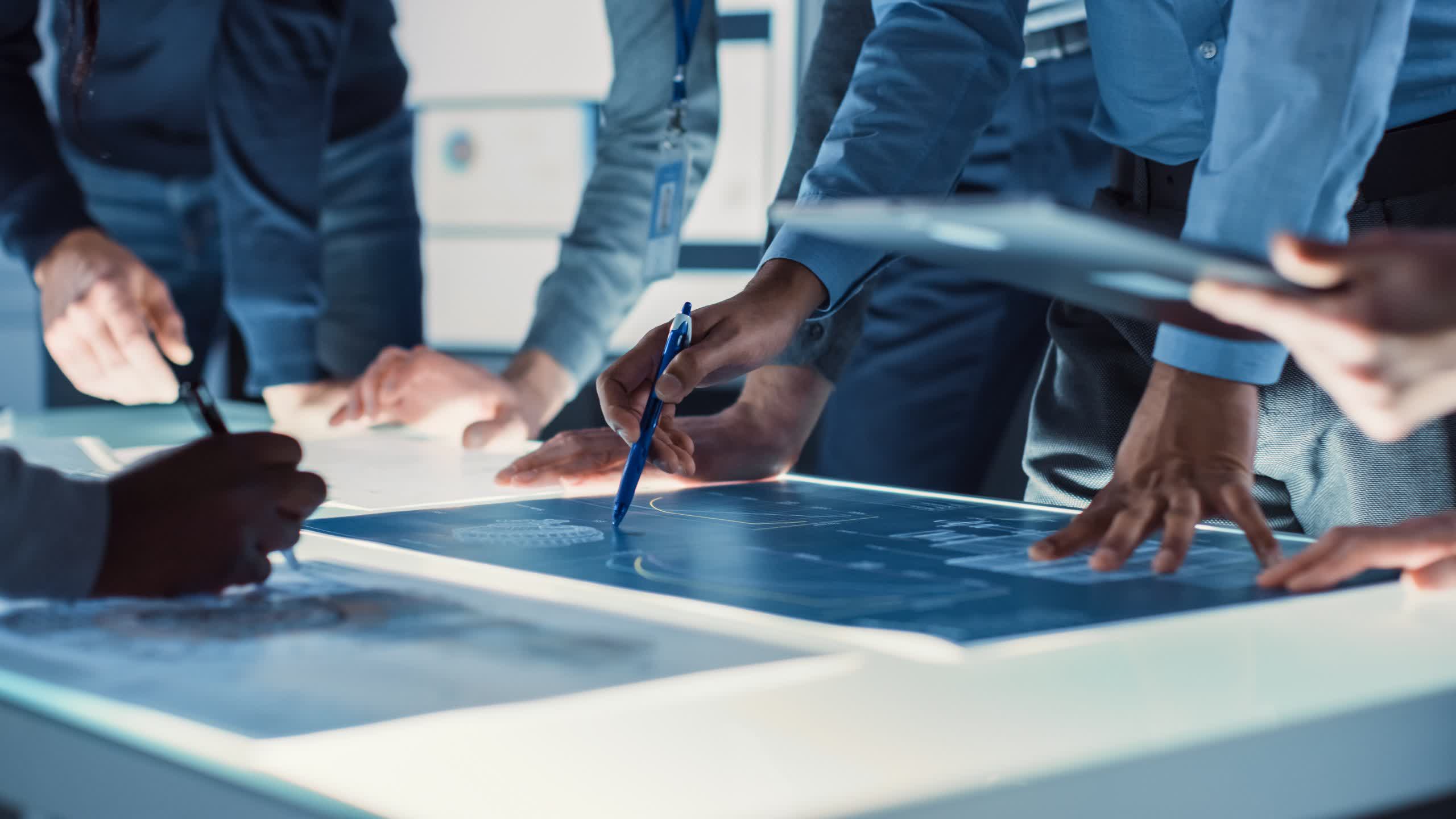 Le Surface Duo 3 de Microsoft sera un smartphone pliable traditionnel au lieu d'un smartphone à double écran, selon des sources 2 Le Surface Duo 3 de Microsoft sera un smartphone pliable