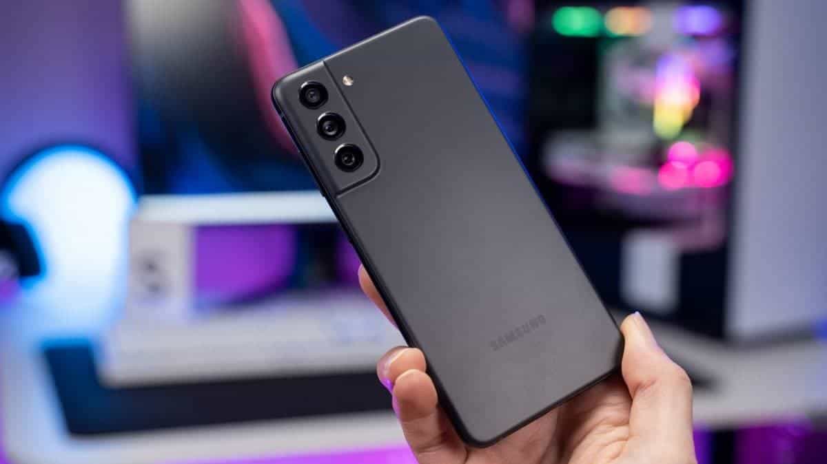 Les meilleurs smartphones milieu de gamme à acheter début 2023 2 Meilleurs téléphones Samsung aux Philippines en 2022 - Samsung Galaxy S21 FE 5G - meilleurs smartphones milieu de gamme
