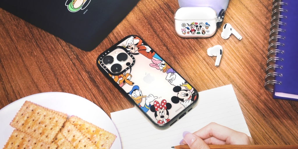 Les premiers étuis Disney pour iPhone 14 de CASETiFY sont ornés de motifs Mickey et ses amis 3 Les premiers etuis Disney pour iPhone 14 de CASETiFY sont