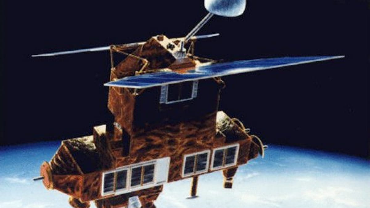 Où et quand ERBS est-il rentré aujourd'hui, le satellite de la NASA tombant sur Terre 2 Satellite ERBS de la NASA / Wikipédia