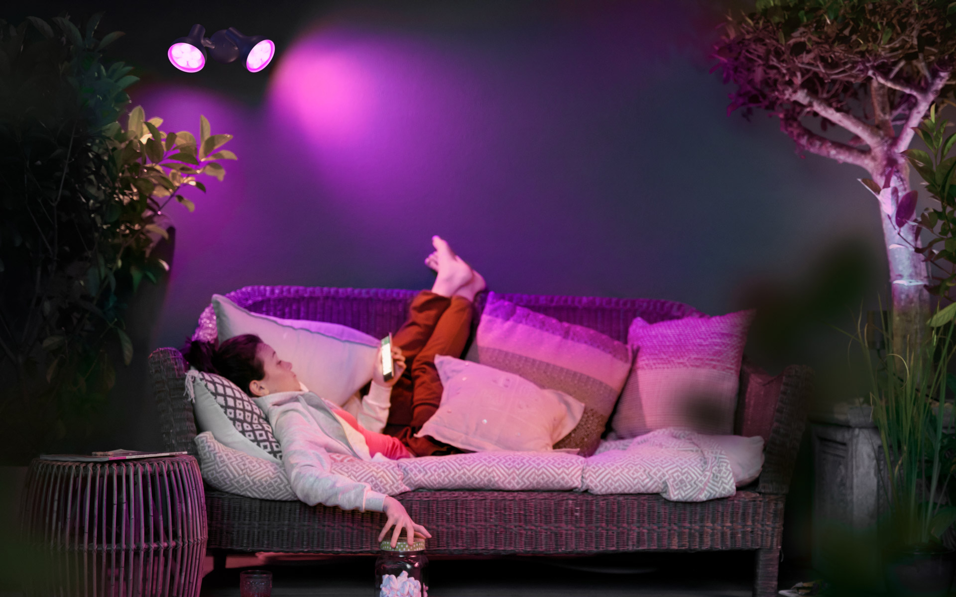 Philips apporte Hue Sync aux téléviseurs Samsung pour la première fois et annonce de nouvelles ampoules pour projecteurs Philips apporte Hue Sync aux téléviseurs Samsung pour la première fois et annonce de nouvelles ampoules de projecteur.