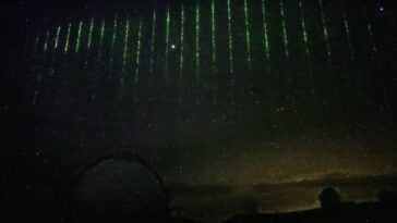 Quelles sont les étranges lignes de lumière repérées dans le ciel nocturne d'Hawaï 19 Quelles sont les étranges lignes de lumière repérées dans le ciel nocturne d'Hawaï