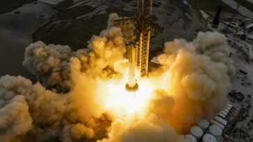 La navette spatiale d'Elon Musk qui emmènera l'homme sur la lune et sur Mars a démarré ses moteurs 7 La navette spatiale d'Elon Musk qui emmènera l'homme sur la lune et sur Mars a démarré ses moteurs