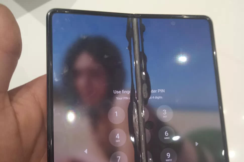 1676571129 975 Les proprietaires de Galaxy Z Fold 3 se plaignent que
