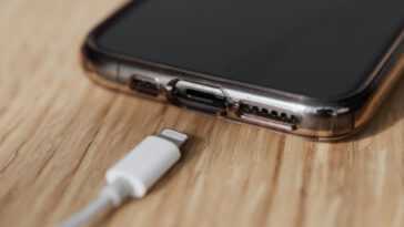 Pourquoi vous ne devriez jamais recharger votre smartphone du jour au lendemain 5 Warum du dein Smartphone nie über Nacht laden solltest