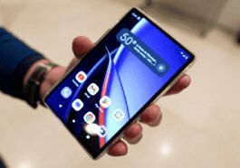 Moto Rizr repéré ! Non, ce n'est pas une faute de frappe, c'est un téléphone enroulable 62 Moto Rizr Repéré ! Non, Ce N'est Pas Une Faute