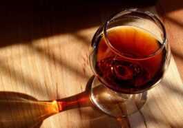 Alcool et Alzheimer : une étude détecte les risques en fonction de la quantité bue