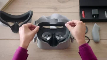 How To Cast Oculus Quest 2 to TCL TV [Android and Roku OS]