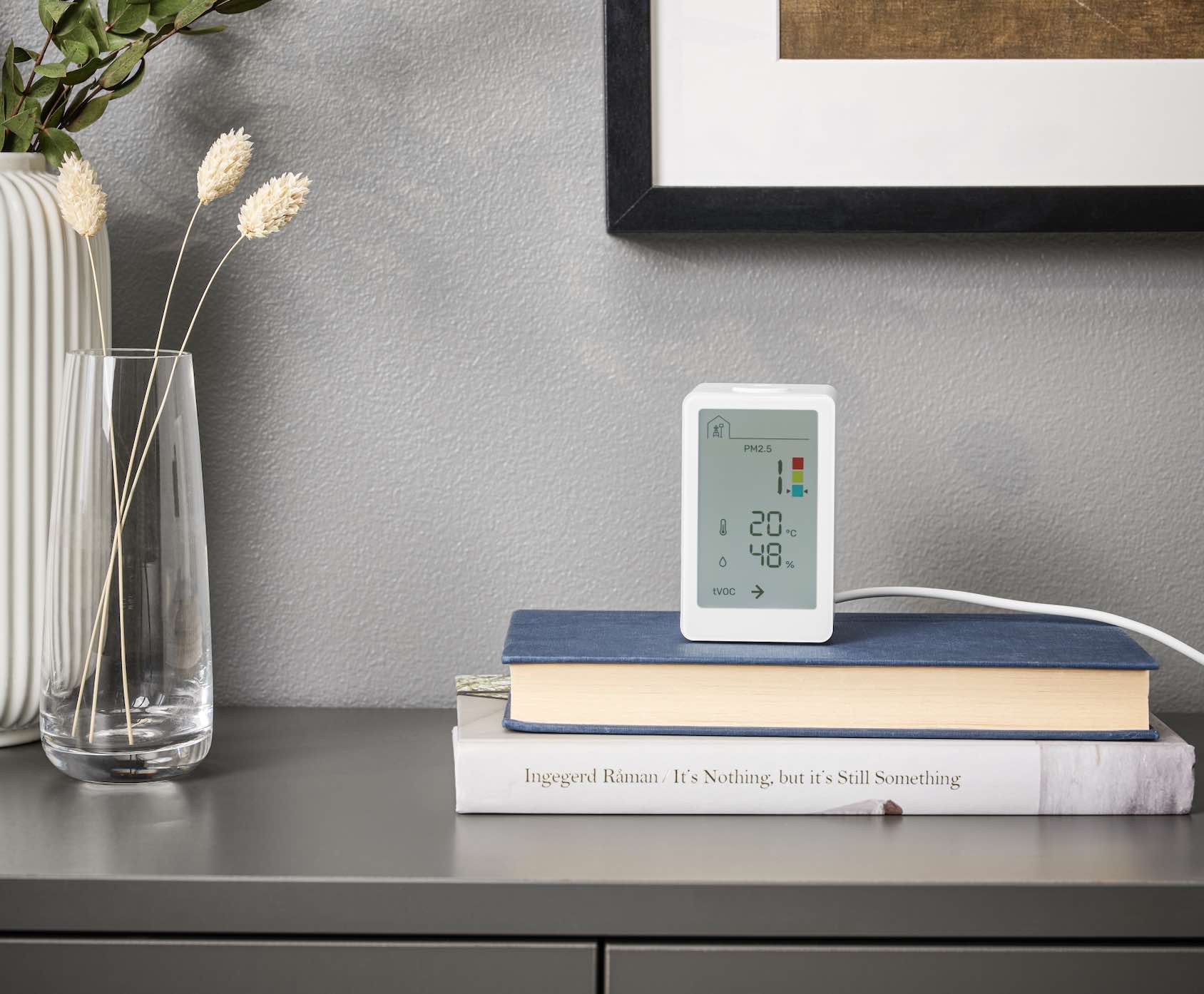 IKEA annonce un moniteur intelligent de qualité de l'air intérieur compatible Matter avec un grand écran Moniteur de qualité de l'air intelligent IKEA