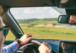 Smartwatch beim Autofahren: Was ist erlaubt?
