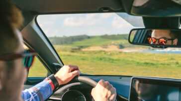 Montre connectée au volant : qu'est-ce qui est autorisé ? 10 Smartwatch beim Autofahren: Was ist erlaubt?