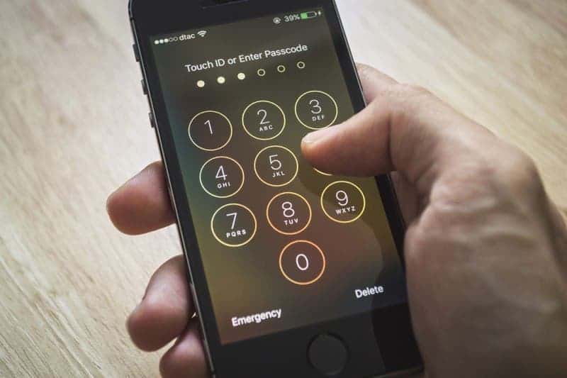 Rapports de voleurs espionnant les codes d'accès de l'iPhone, Apple conseille les utilisateurs sur la façon de protéger leur iPhone contre les espions 2 Code d'accès iPhone