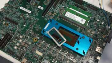 Un aperçu du hardware et des logiciels prototypes qu'Intel utilise pour la validation du processeur 18 A look at the prototype hardware and software Intel uses for CPU validation