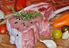 Qu'est-ce que la trichinose : quels sont les symptômes de la "maladie de la viande crue" et comment elle se transmet