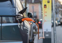 Une batterie expérimentale peut multiplier par 10 l'autonomie des voitures électriques : percée possible