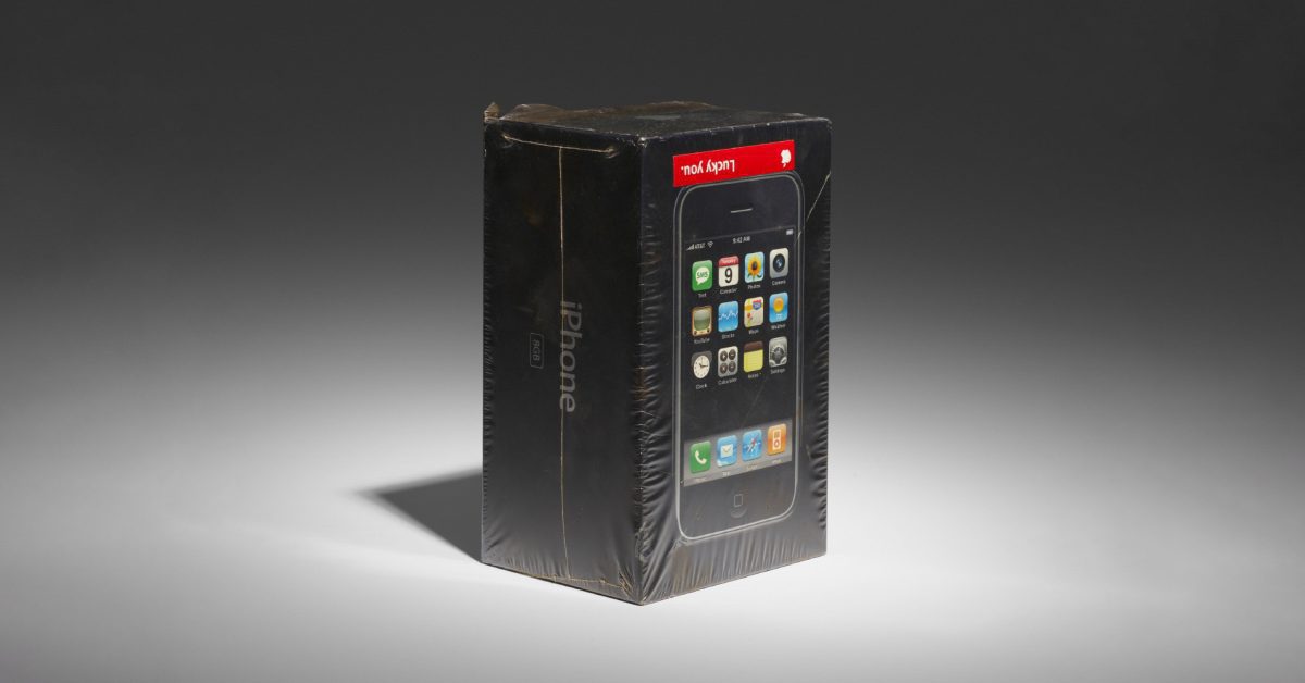 iPhone OG scellé mis aux enchères avec un rare autocollant Apple 'Lucky you'
