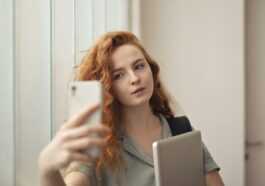 La France travaille sur une loi interdisant les réseaux sociaux aux moins de 15 ans