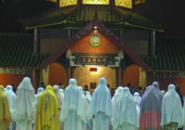 La vigilia del Ramadan a Surabaya, in Indonesia.